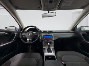 Volkswagen Passat bild 10