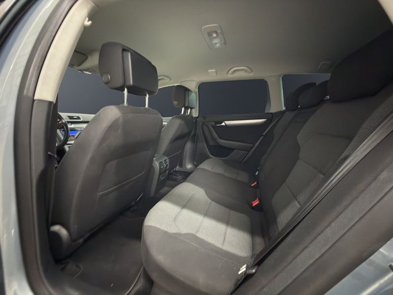 Volkswagen Passat bild 9