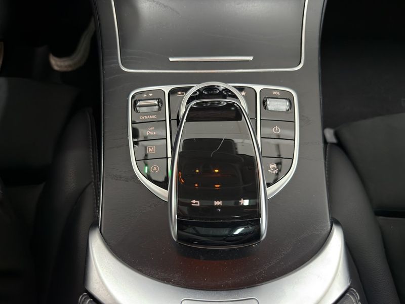 Mercedes GLC220 bild 15