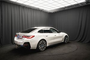 BMW i4 bild 7