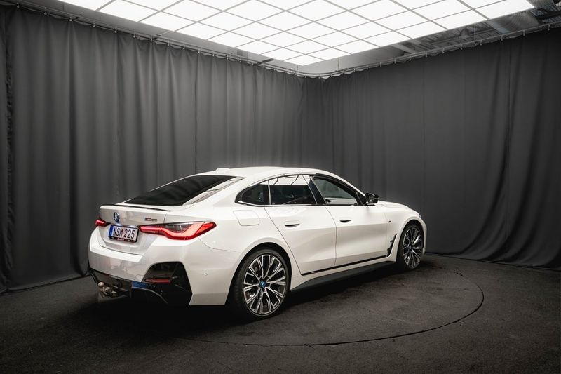 BMW i4 bild 7