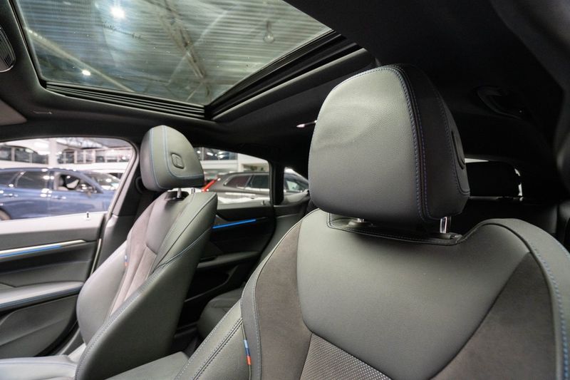 BMW i4 bild 12
