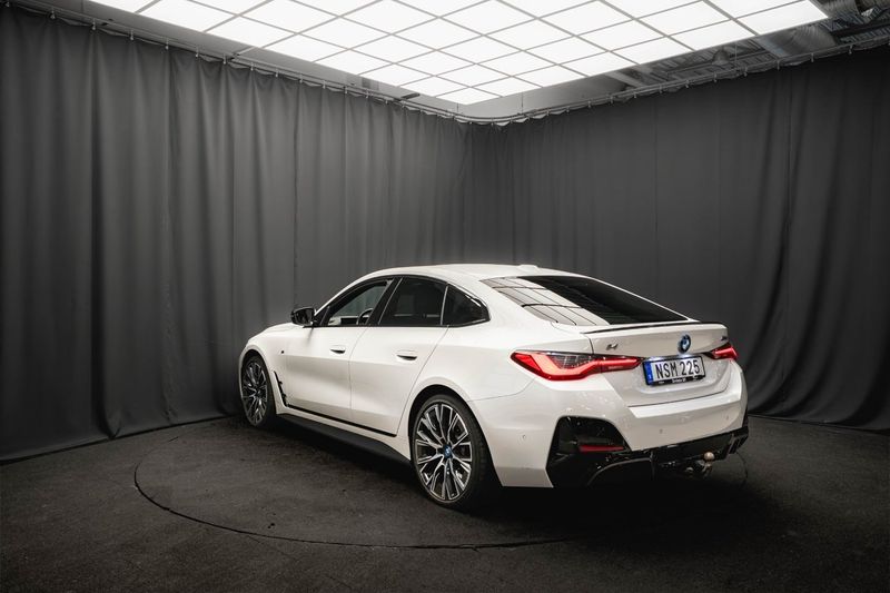 BMW i4 bild 9
