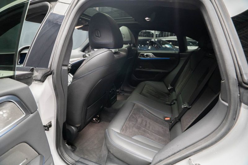 BMW i4 bild 23