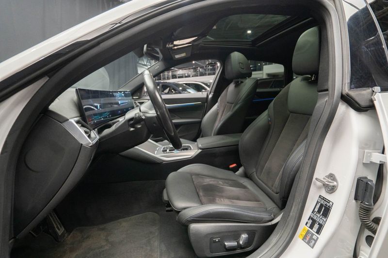 BMW i4 bild 19
