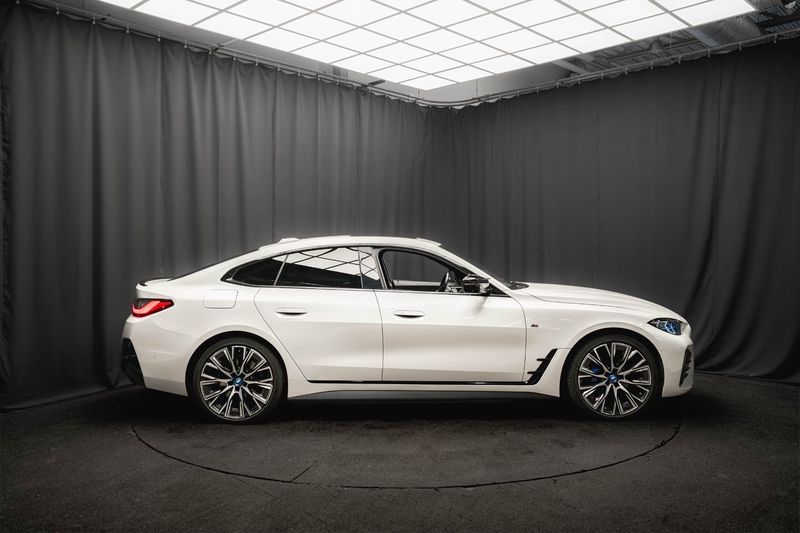 BMW i4 bild 6
