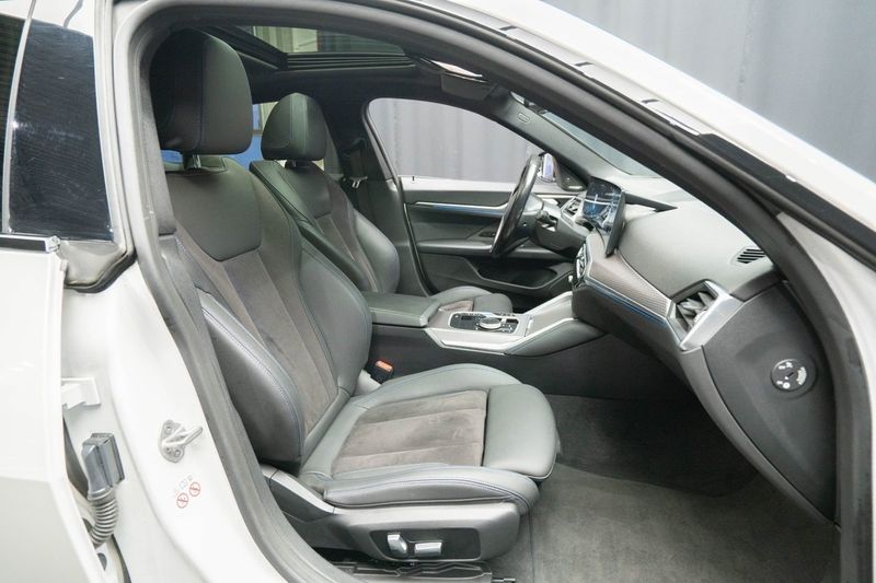 BMW i4 bild 21