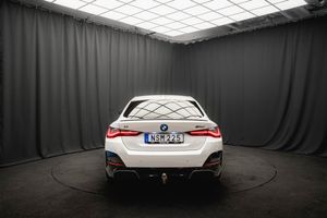 BMW i4 bild 8