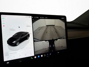 Tesla Model Y bild 18