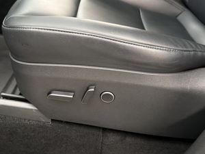 Tesla Model Y bild 14