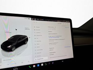 Tesla Model Y bild 26
