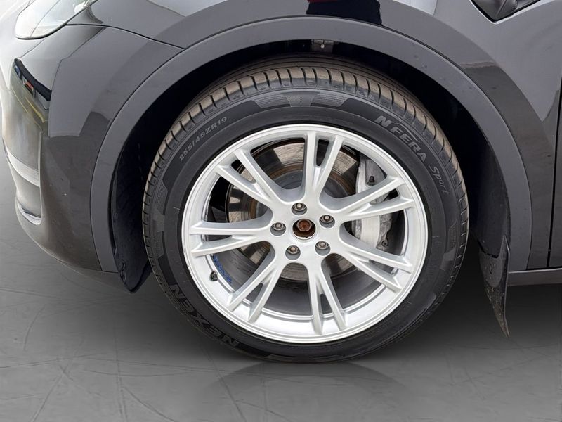 Tesla Model Y bild 30