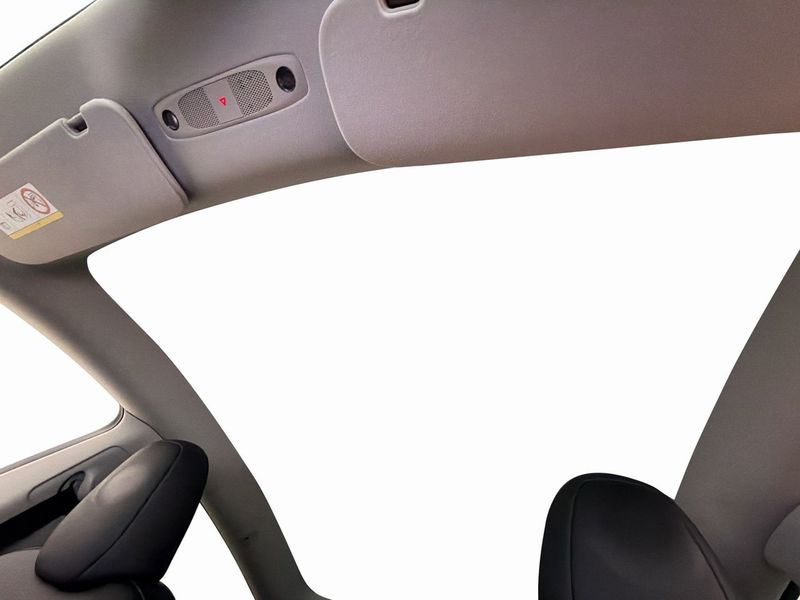 Tesla Model Y bild 17
