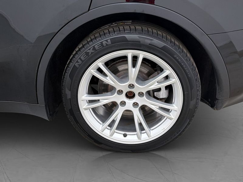 Tesla Model Y bild 31