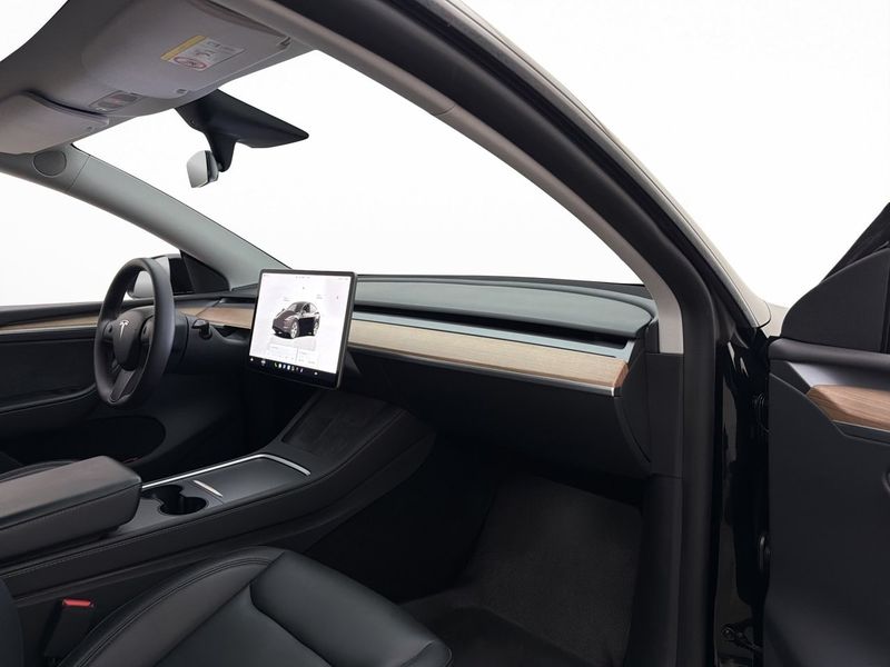 Tesla Model Y bild 29