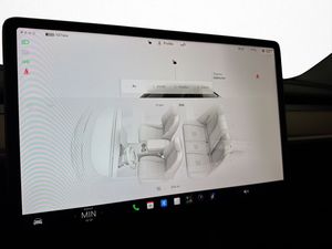 Tesla Model Y bild 24