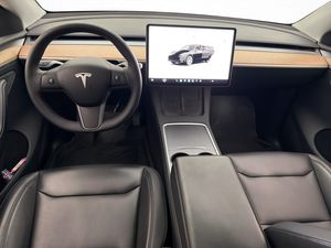 Tesla Model Y bild 16