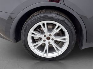 Tesla Model Y bild 32