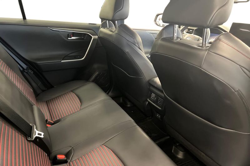 Toyota RAV4 bild 9