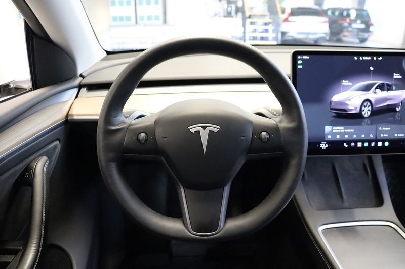 Tesla Model Y bild 8