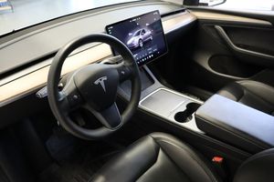 Tesla Model Y bild 7