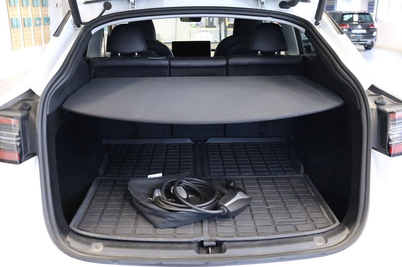 Tesla Model Y bild 13