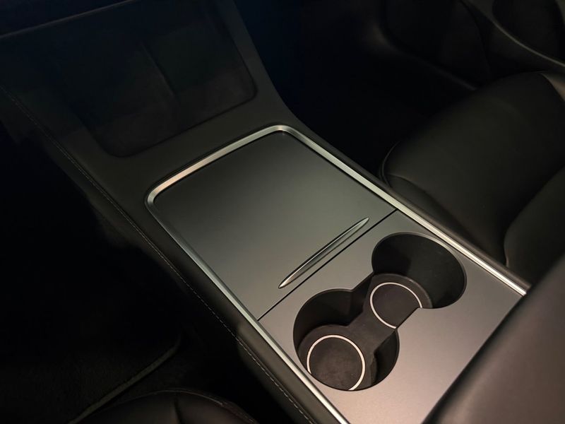 Tesla Model 3 bild 19