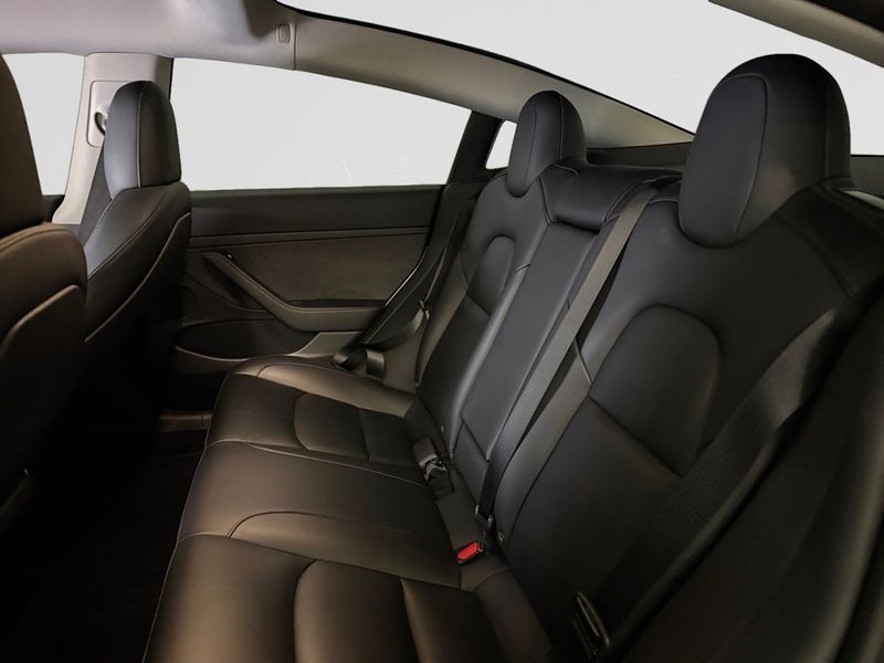 Tesla Model 3 bild 16