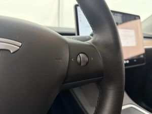 Tesla Model Y bild 21