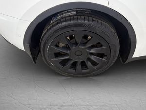 Tesla Model Y bild 36