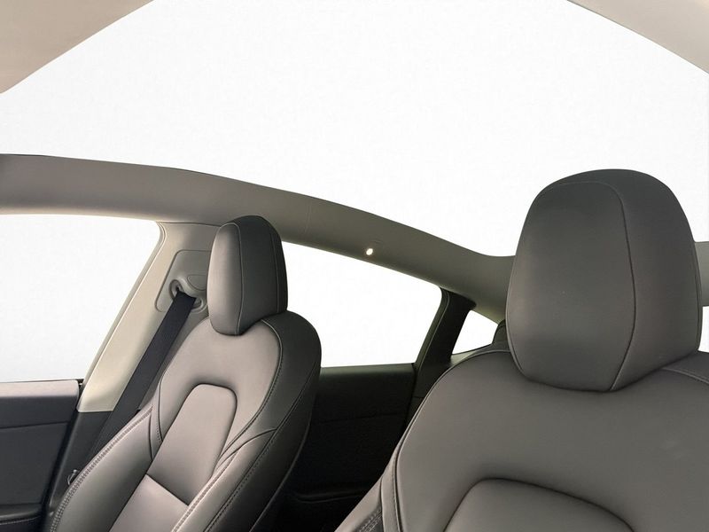 Tesla Model Y bild 18
