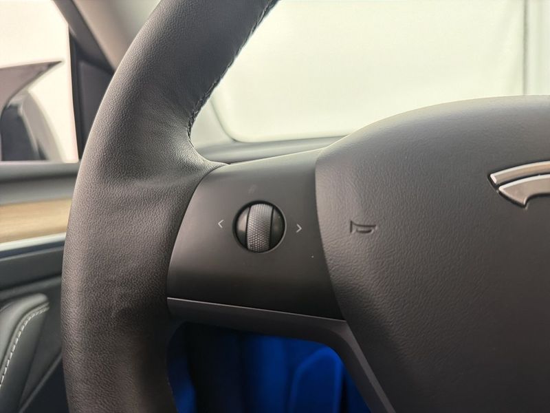 Tesla Model Y bild 20