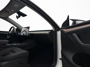 Tesla Model Y bild 16