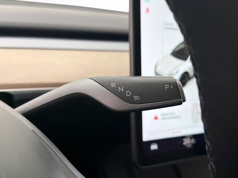 Tesla Model Y bild 22