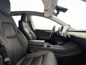 Tesla Model Y bild 15