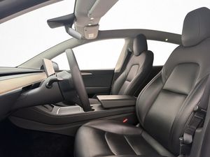 Tesla Model Y bild 12