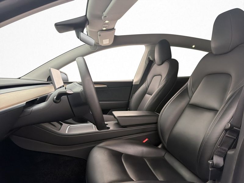 Tesla Model Y bild 12