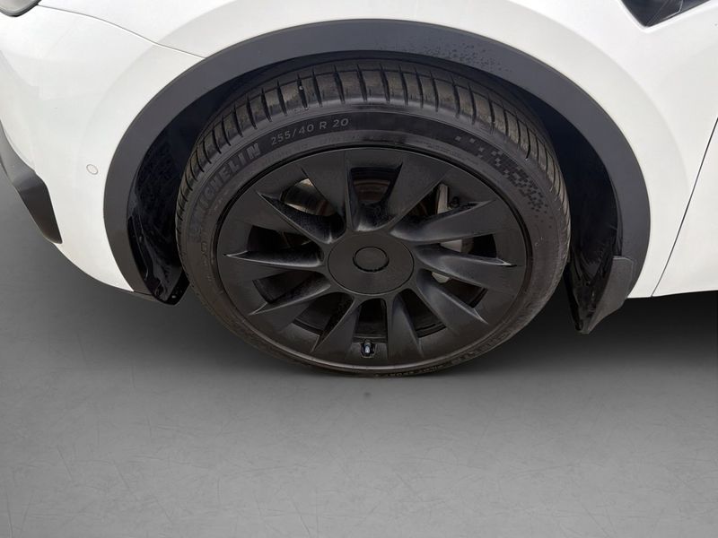 Tesla Model Y bild 34