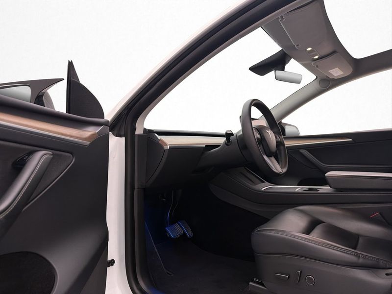 Tesla Model Y bild 11