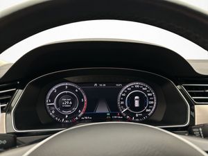 Volkswagen Passat bild 18