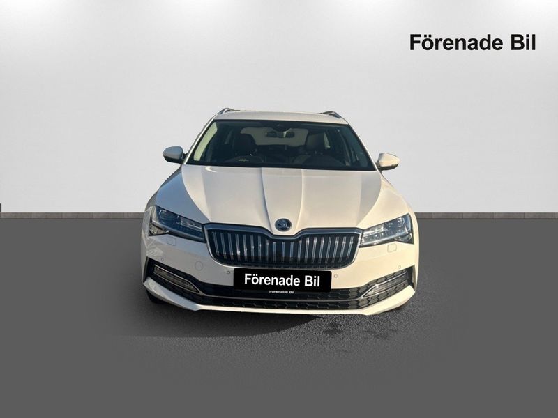 Skoda Superb bild 2