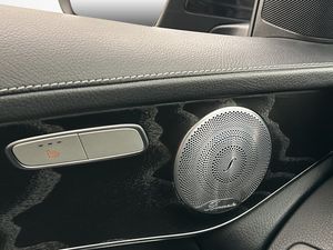 Mercedes GLC300 bild 12