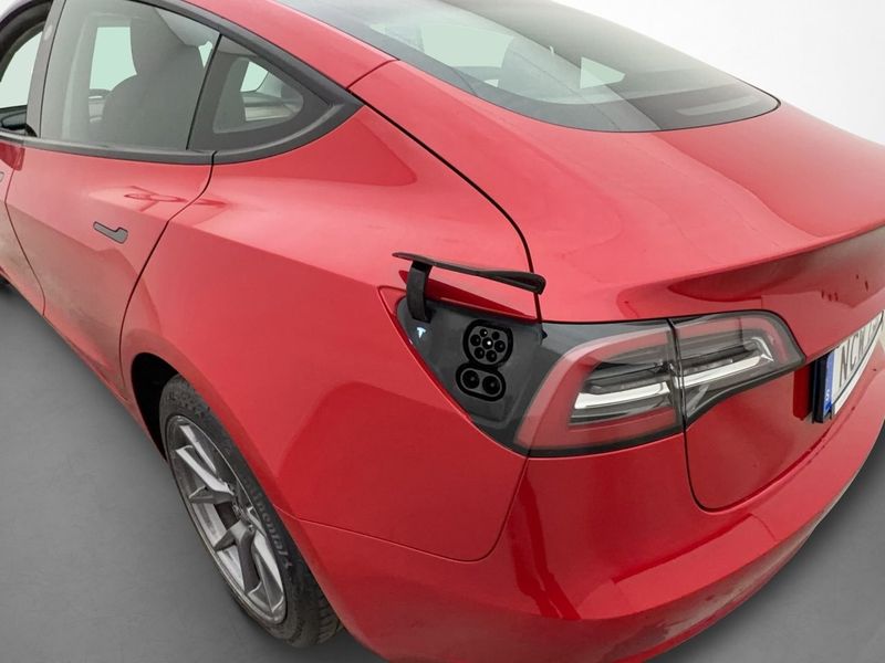 Tesla Model 3 bild 12