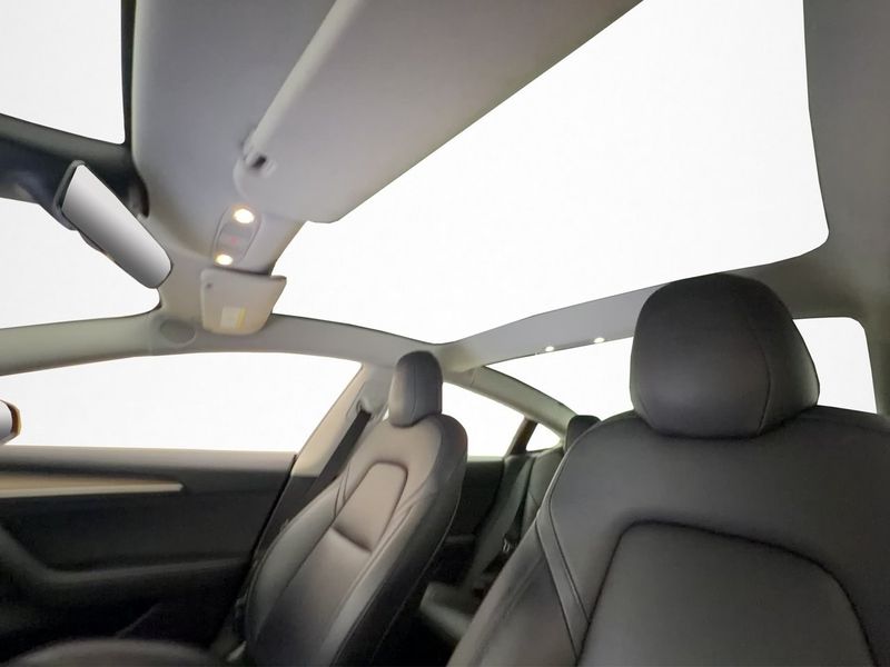 Tesla Model 3 bild 15