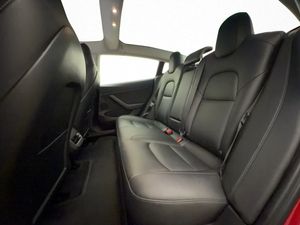 Tesla Model 3 bild 30