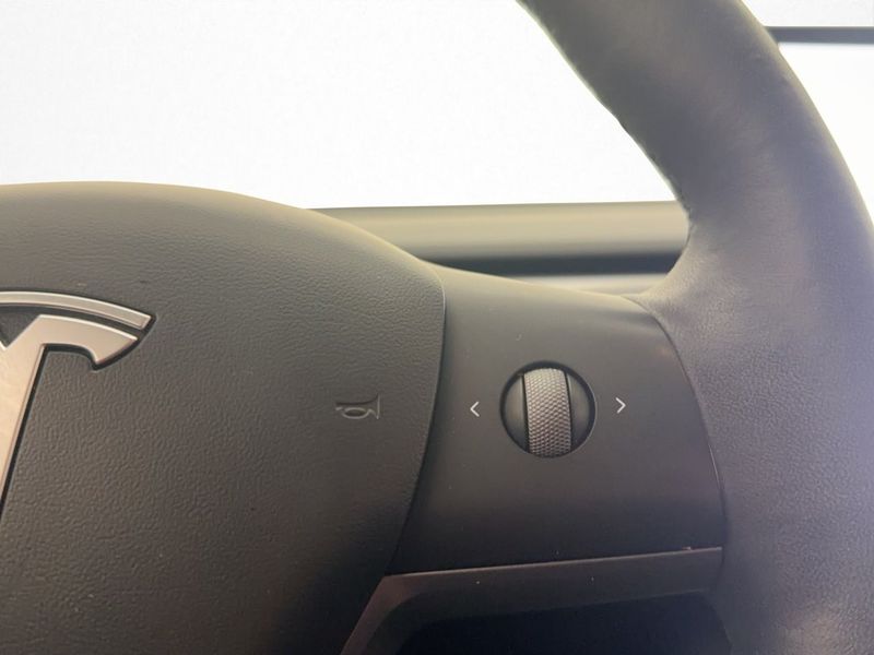 Tesla Model 3 bild 19