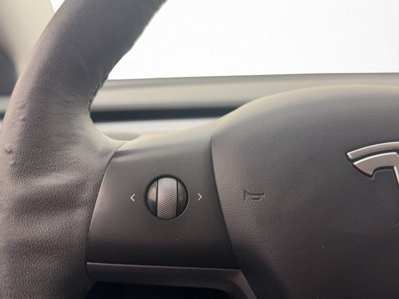 Tesla Model 3 bild 18