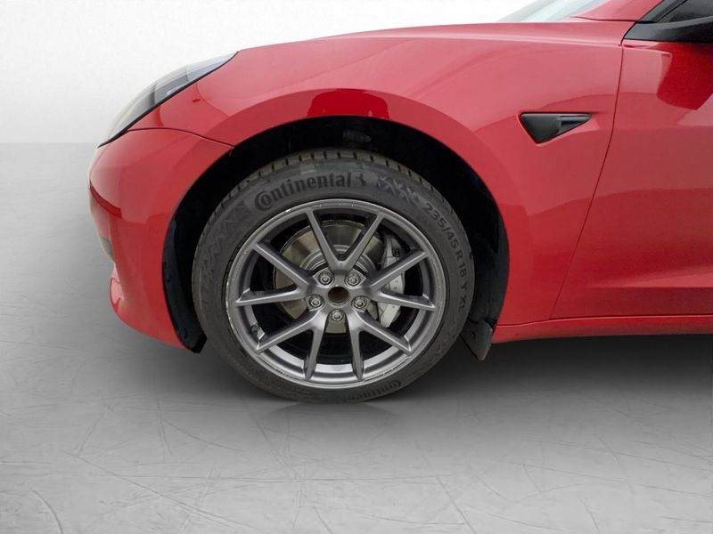 Tesla Model 3 bild 31