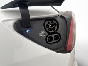 Tesla Model Y bild 12
