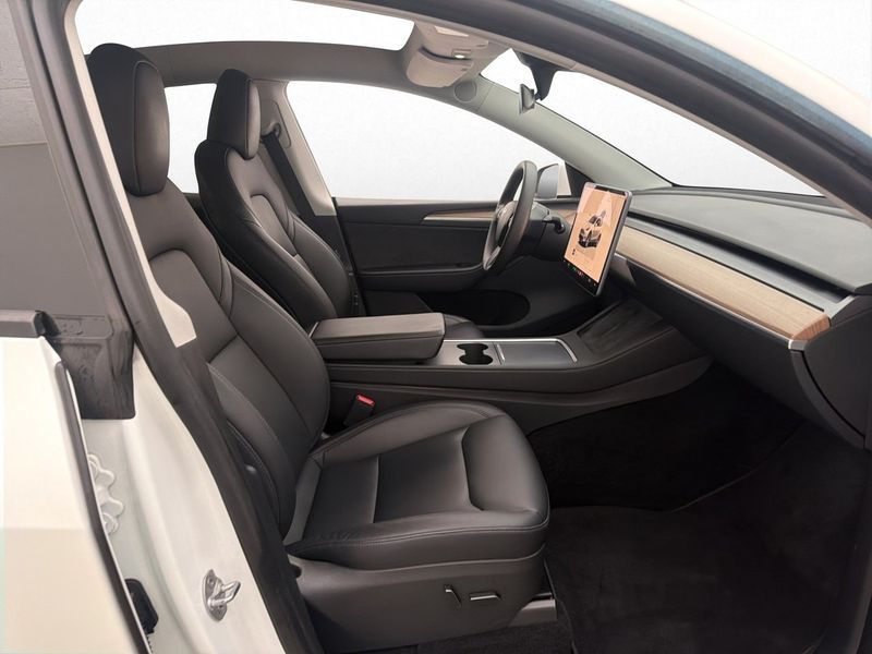 Tesla Model Y bild 29